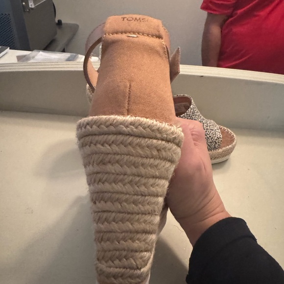 Toms Tan and Black Wedge Shoes with Jute Heel - Picture 3 of 5